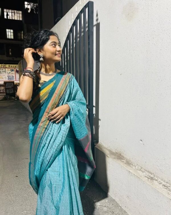 Kanjivaram Pure Zari Silk Saree - Image 4